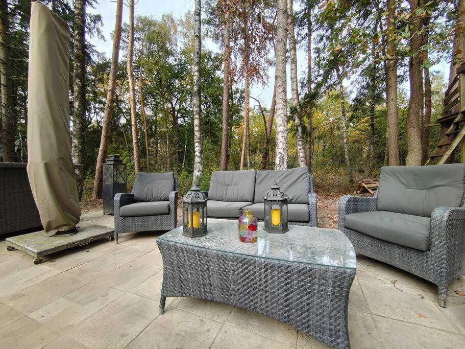 Kindvriendelijke Bungalow In Het Bos Bij Zwemmeer. Vilsteren Dış mekan fotoğraf