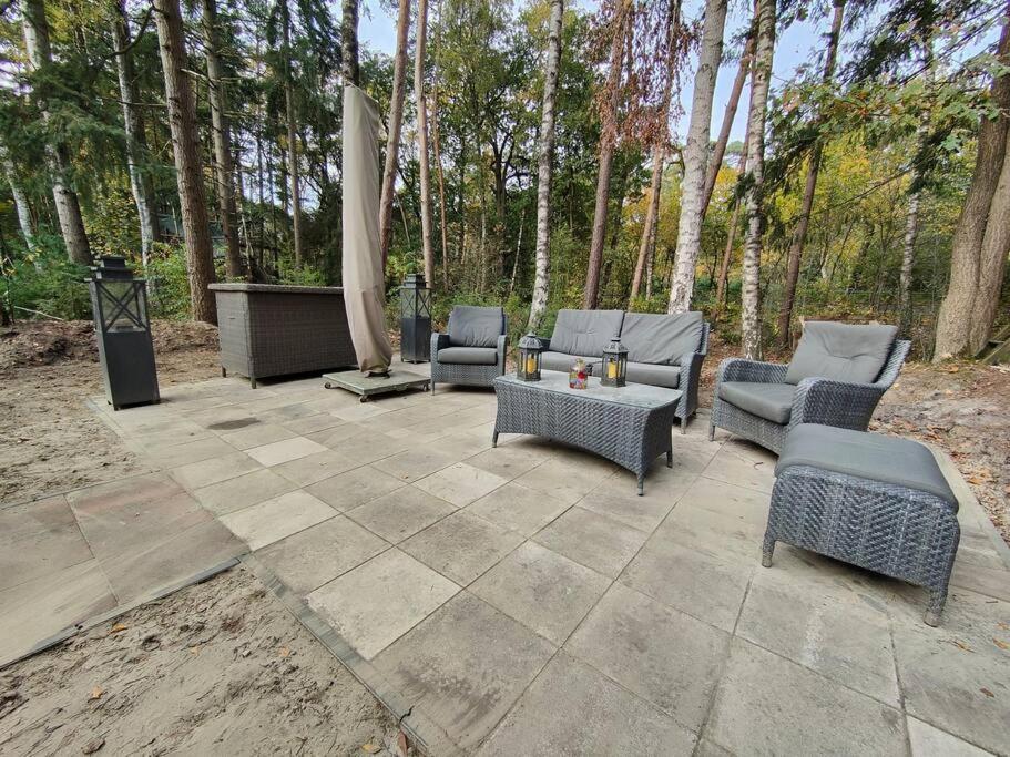 Kindvriendelijke Bungalow In Het Bos Bij Zwemmeer. Vilsteren Dış mekan fotoğraf